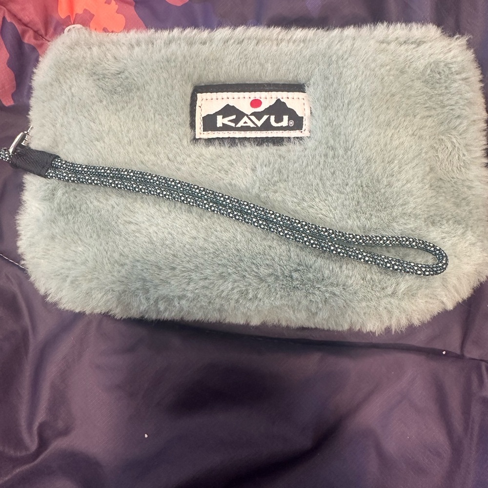 KAVU Fuzzy Wristlet in Mint Green EUC